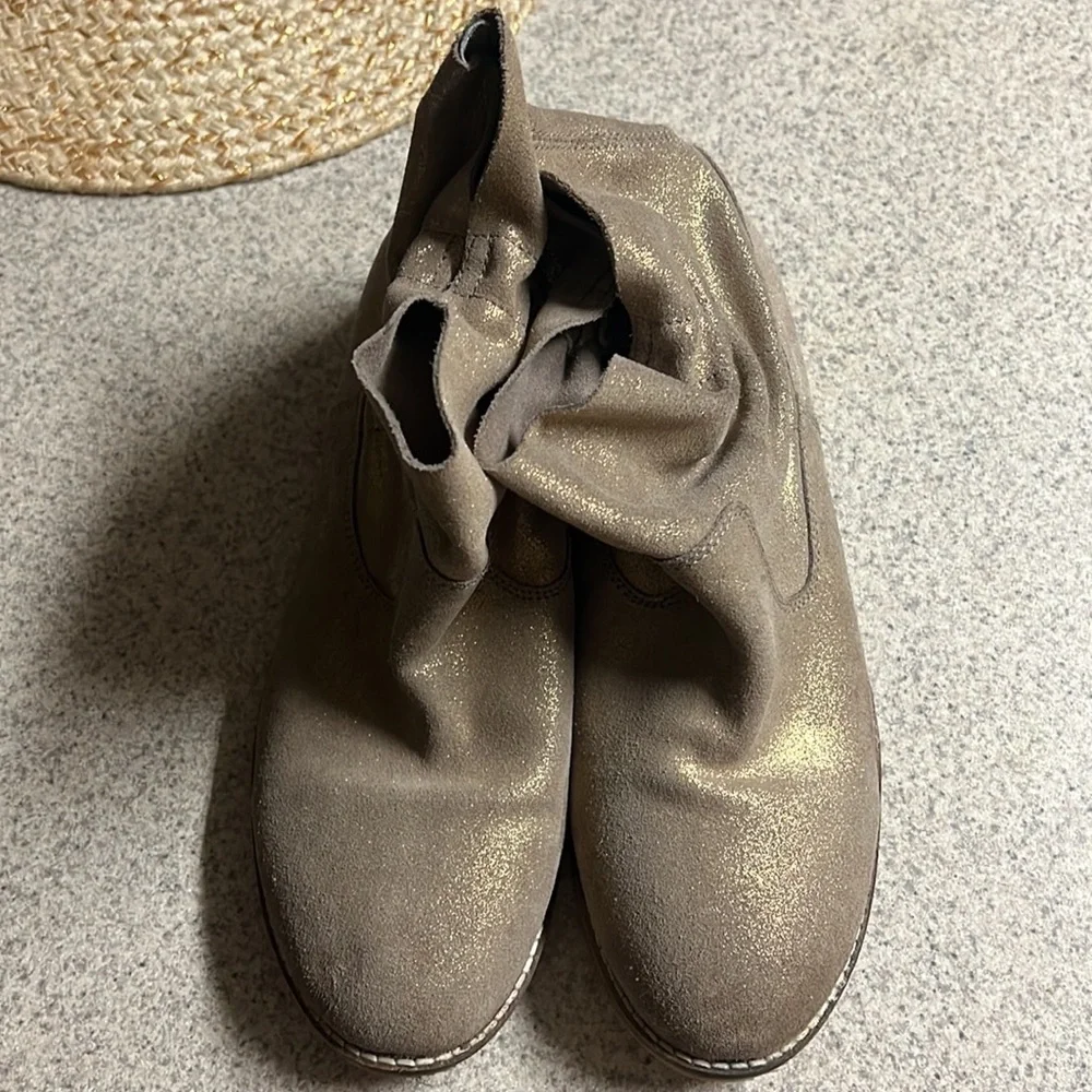 Boden gold suede slouchy boots size 39/